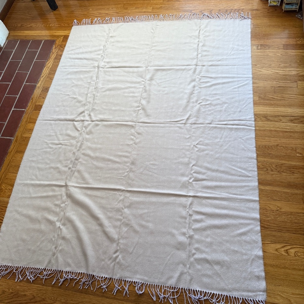 Alicia Adams baby Alpaca cost lightweight throw blanket - Picture 4 of 8